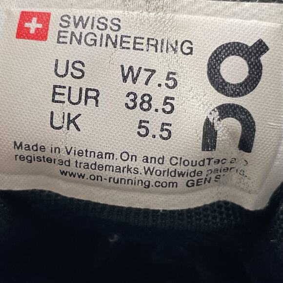 On Cloud 5 Waterproof Running Shoes Womens Size 7.5 Black Athletic Slip On - Picture 7 of 12